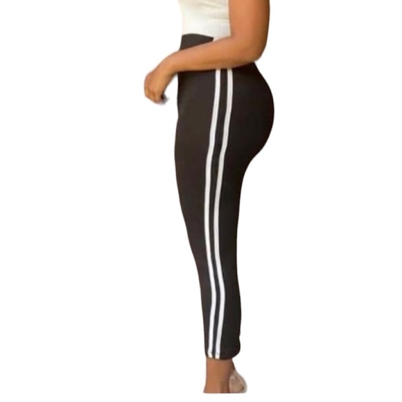 Navy and white tube dress. Small. Can also be worn as a pencil skirt - Picture 3 of 3